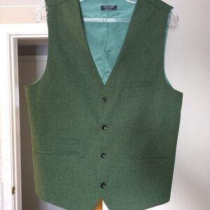 Elegant Green Buttoned Vest